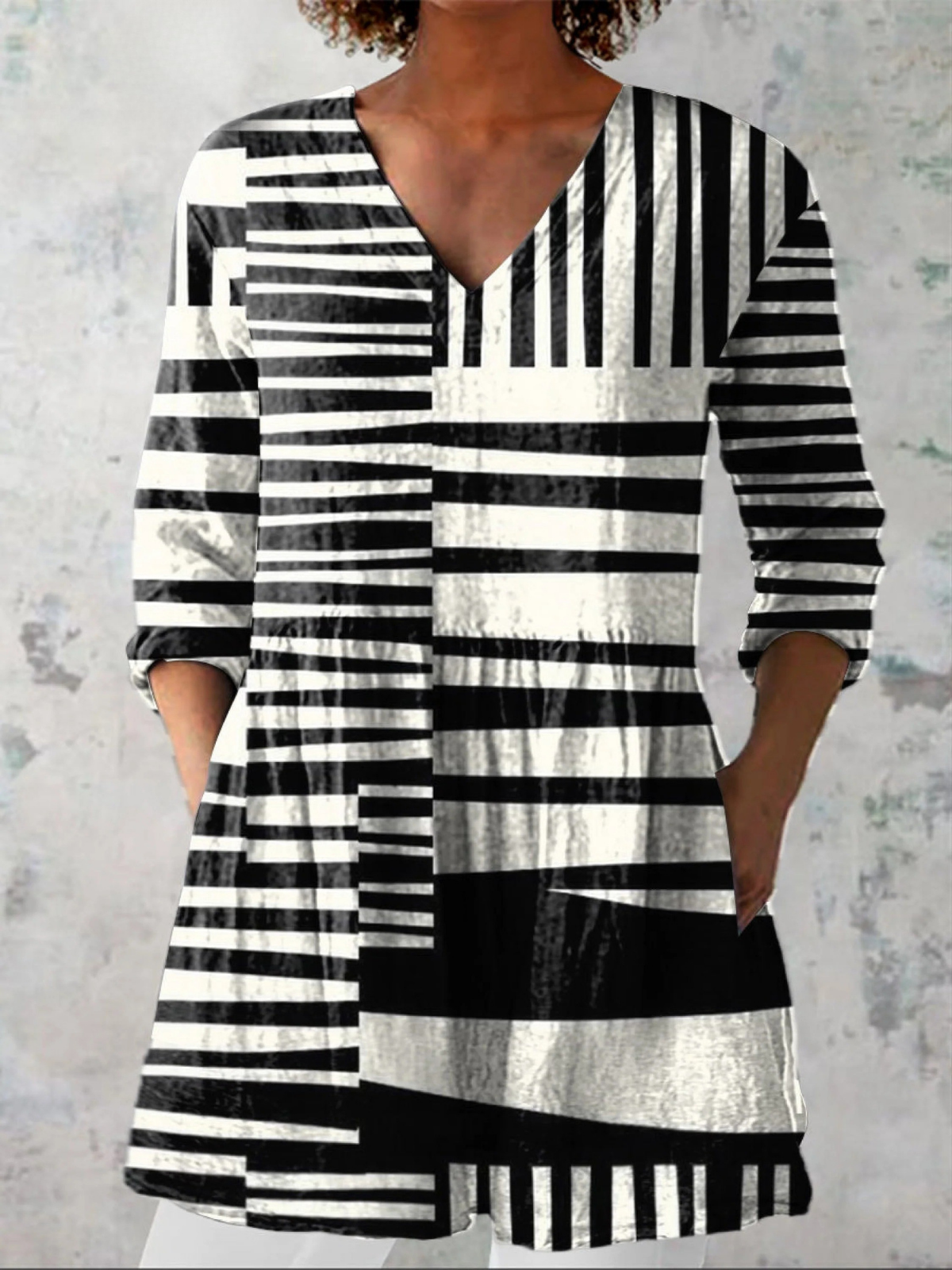 Camicia Lunga con Scollo a V - Nero/Bianco