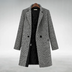 Ginevra - cappotto lungo pied de poule, dettaglio capo su appendiabiti